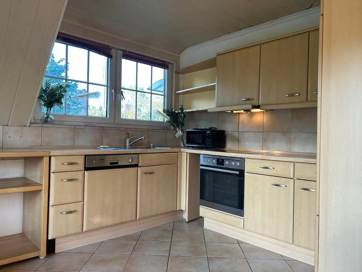 Four Bedroom Apartment In Hamburg, Kanzlerhof 3
